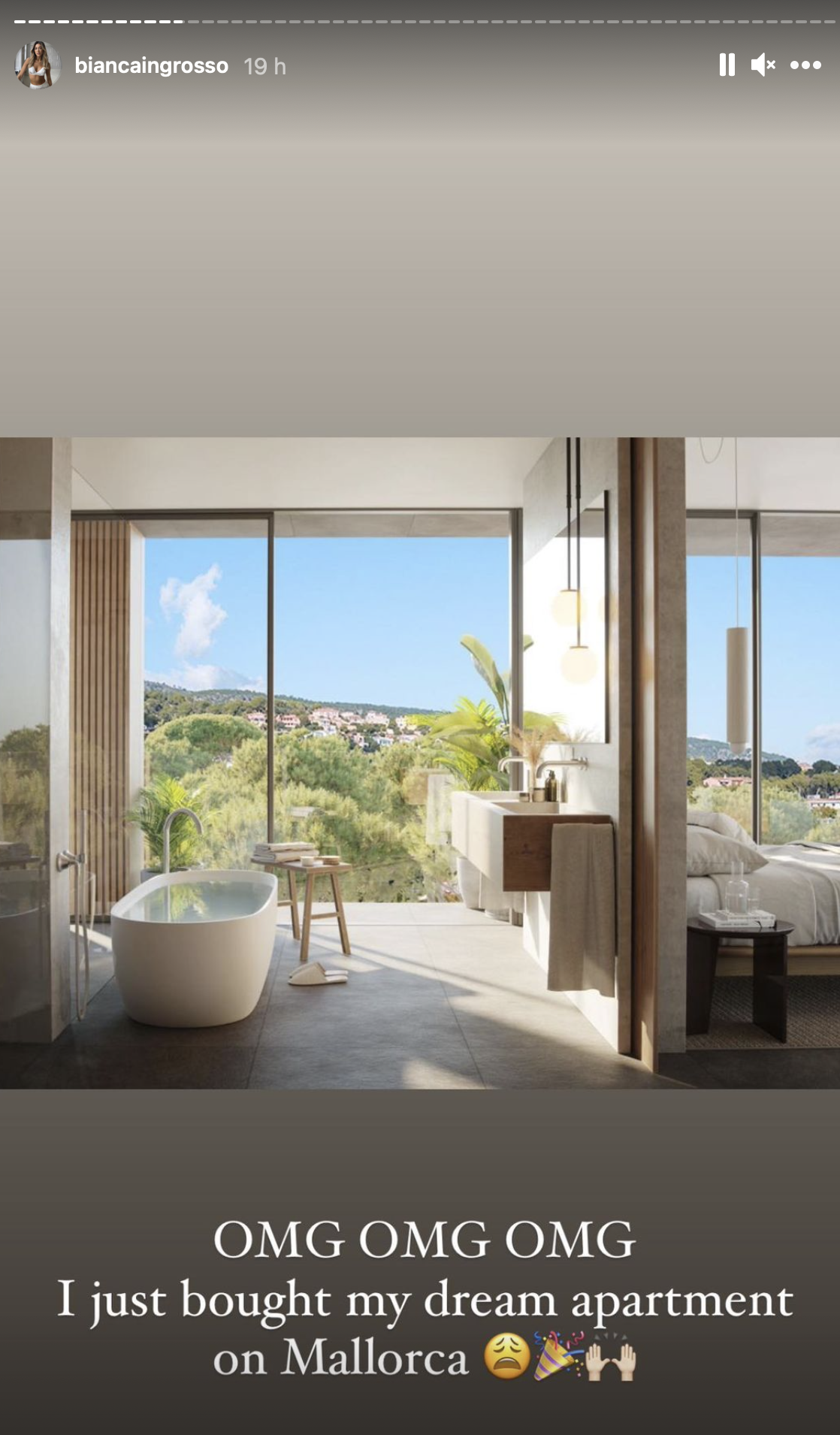Bild på en lägenhet med texten "OMG OMG OMG I just bought my dream apartment on Mallorca!