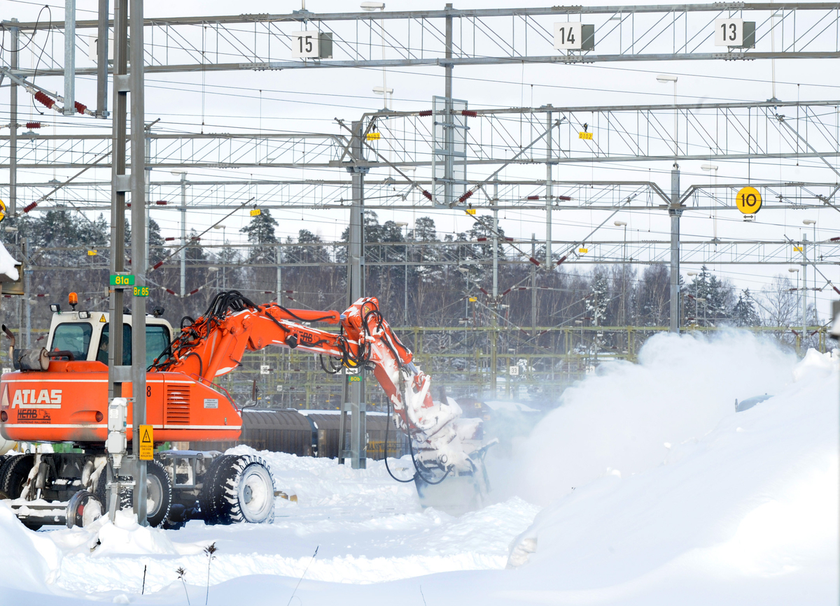 Snö skapar kaos för tågtrafiken