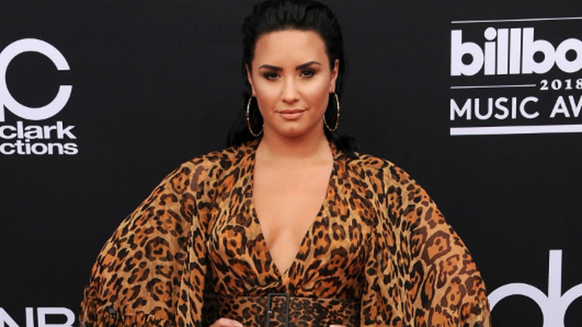 Demi Lovato ska till rehab