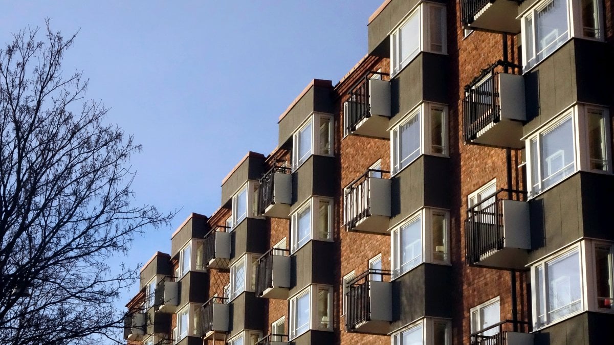 Ett lägenhetshus.