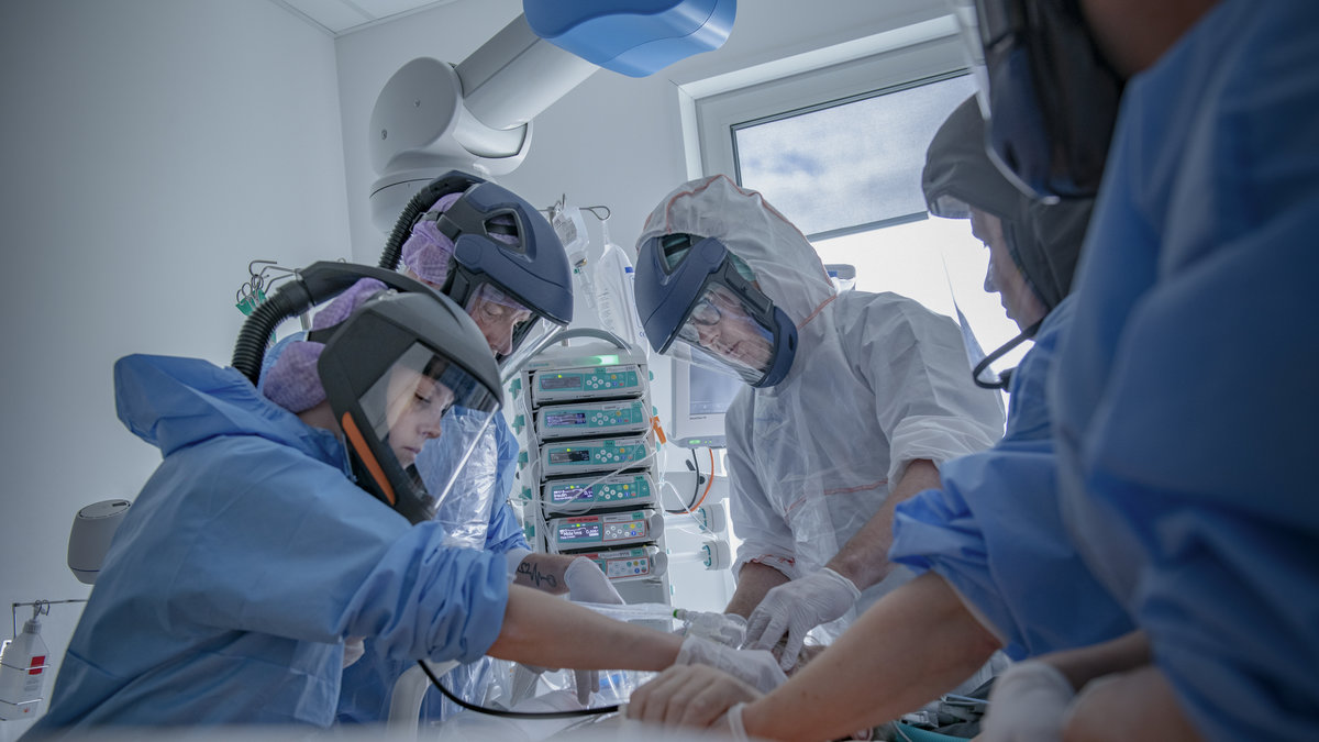 Antalet patienter vårdade för covid-19 på iva är på den lägsta nivån sedan slutet av mars.