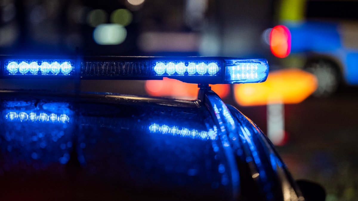 En livlös person har hittats i vattnet