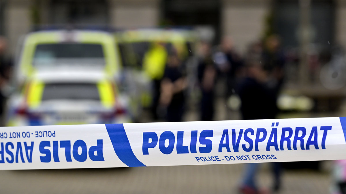 En 12-årig flicka är förvunnen i Örebro län.