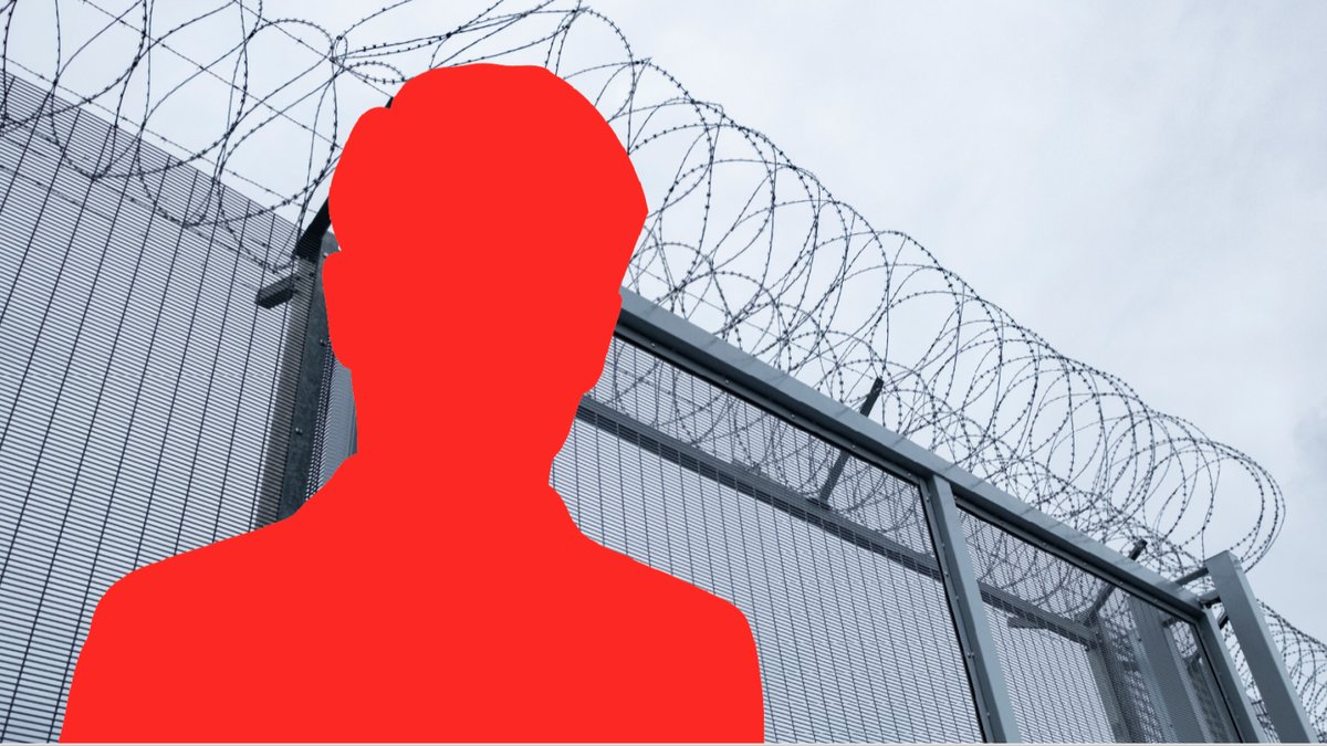 21-åringen skulle suttit i fängelse när han våldtog en flicka.