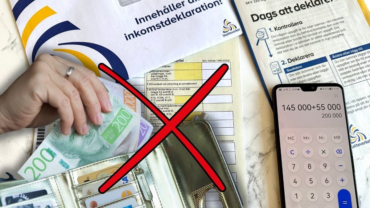 Deklarationsblankett, plånbok med sedlar och ett rött kryss.