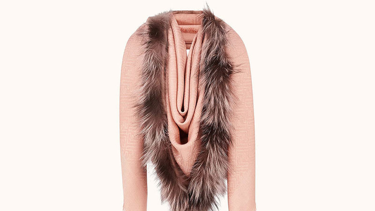 En vulvascarf från Fendi.