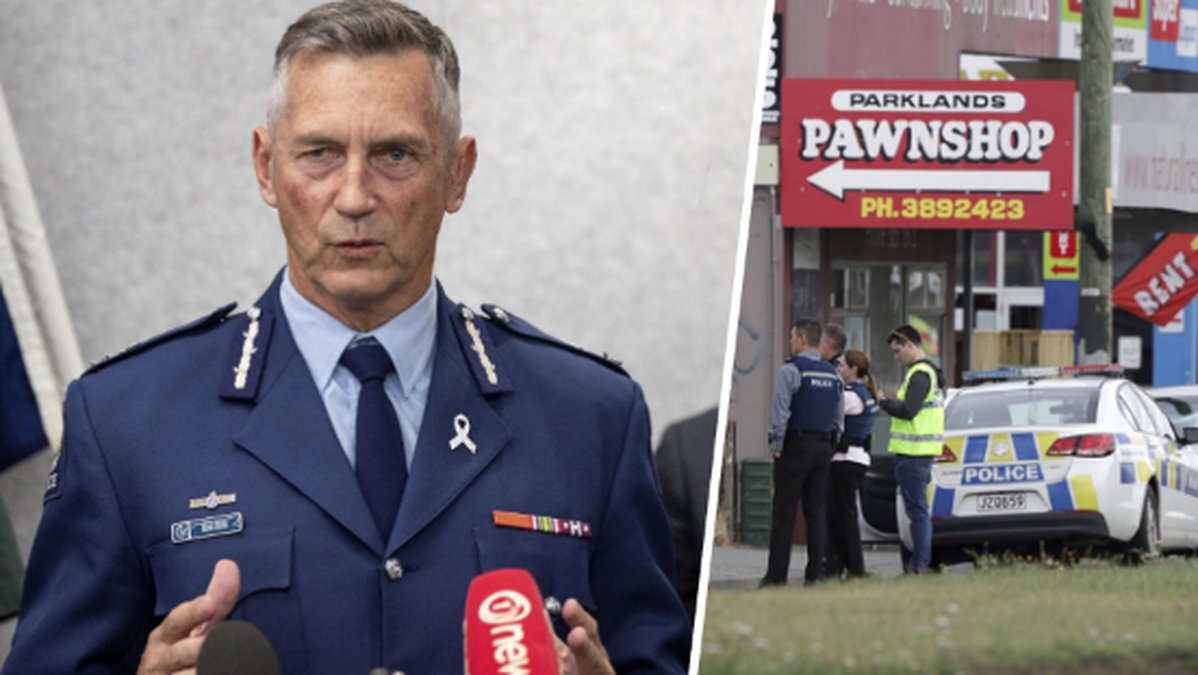 polischef Mike Bush, poliser