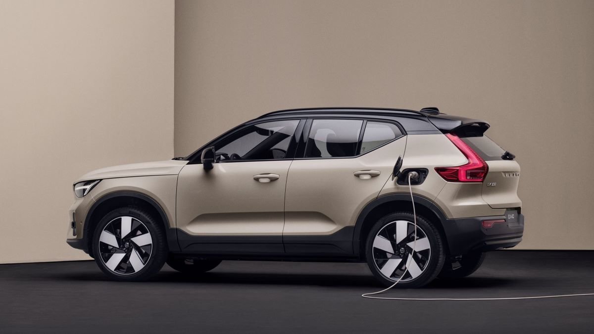 Volvo EX40