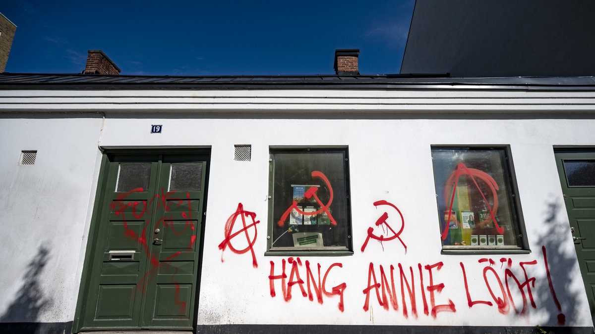Centerpartiets lokaler i Lund har täckts av klotter.