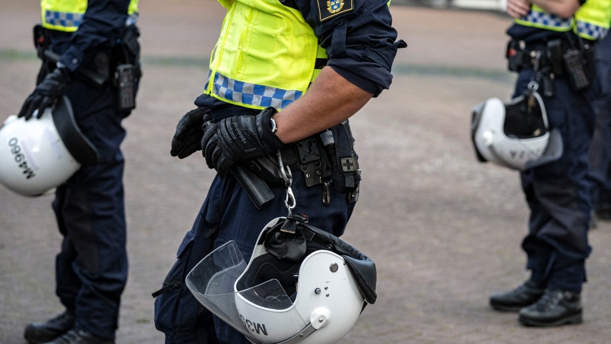 Poliser.