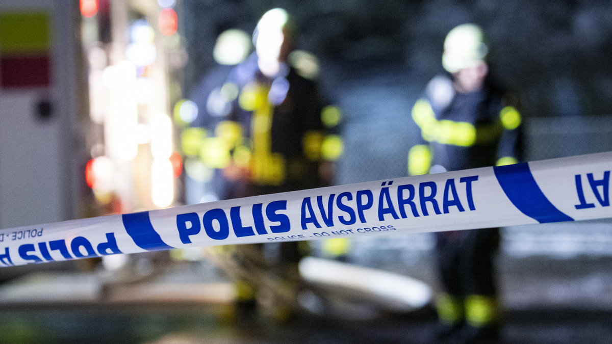 En kvinna har dött efter en villabrand i Bollnäs.