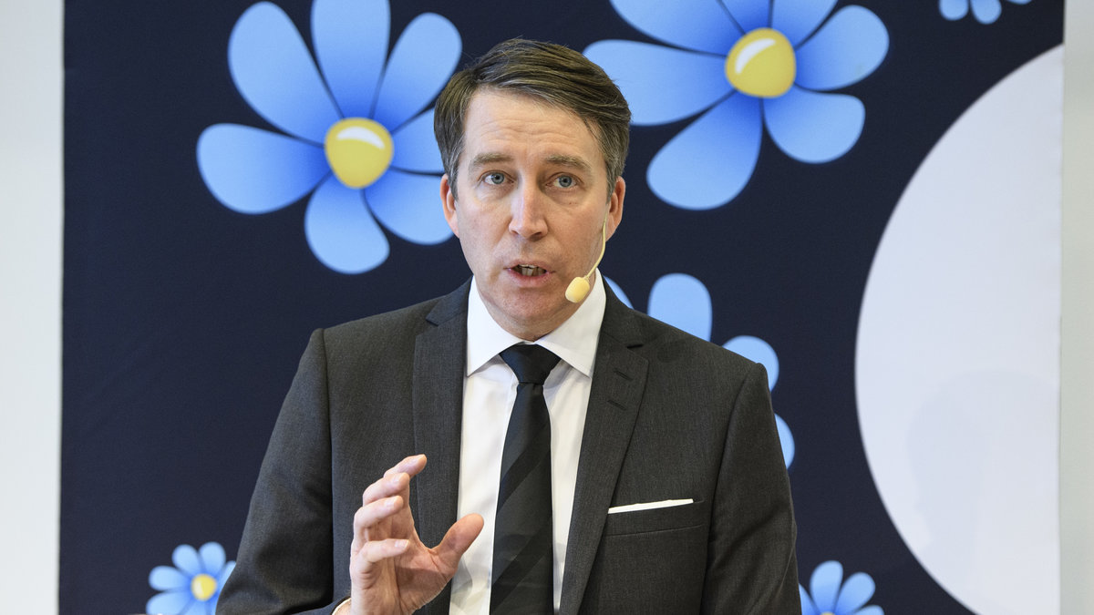 SD vill förbjuda muslimska friskolor och slöja i skolan