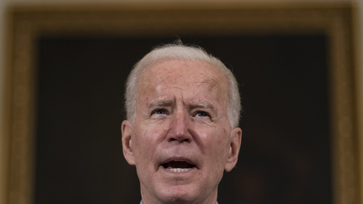 Joe Biden vill inte ge hemligstämplade dokument till den förra presidenten Donald Trump.