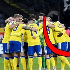 Sveriges landslag och VM-pokalen i fotboll.