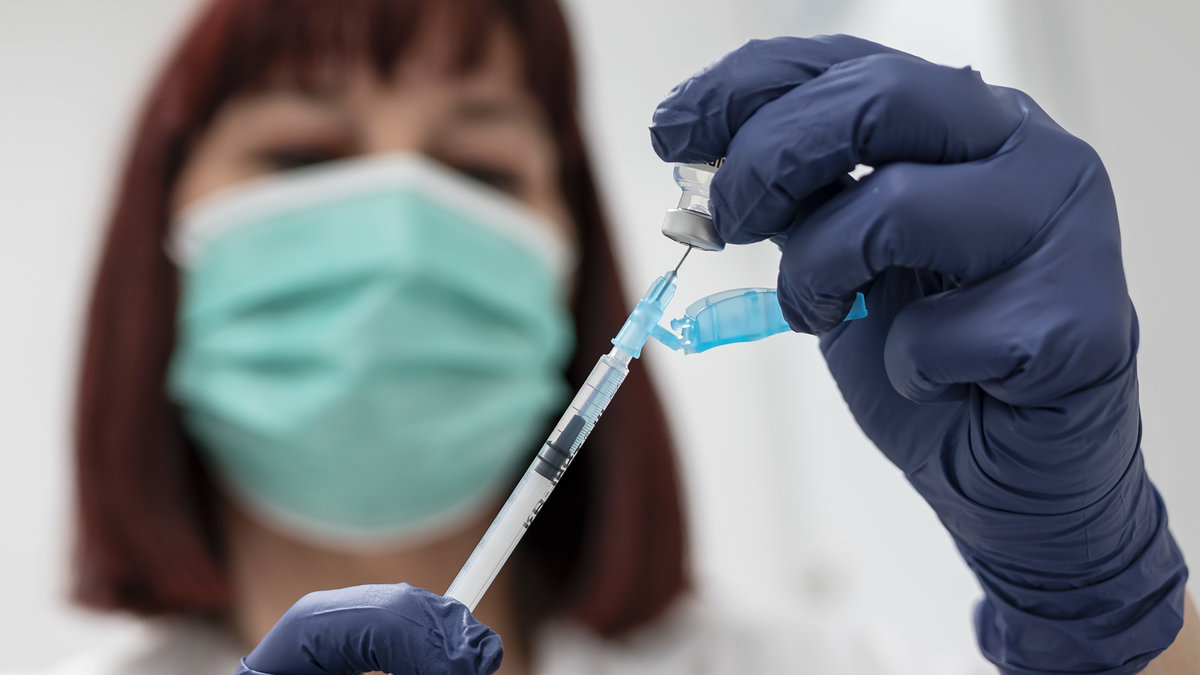 Kommande vecka får Sverige rekordmånga doser vaccin.