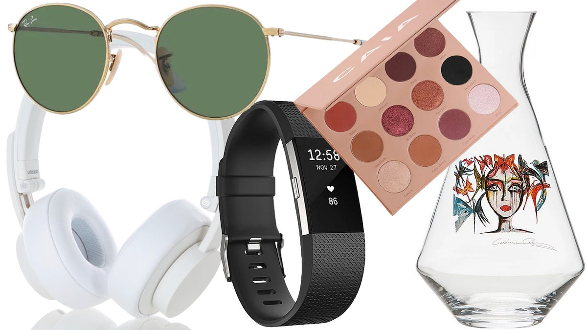 Hörlurar, Ray bans, Caia Cosmetics, Fitbit, vas från Carolina Gynning