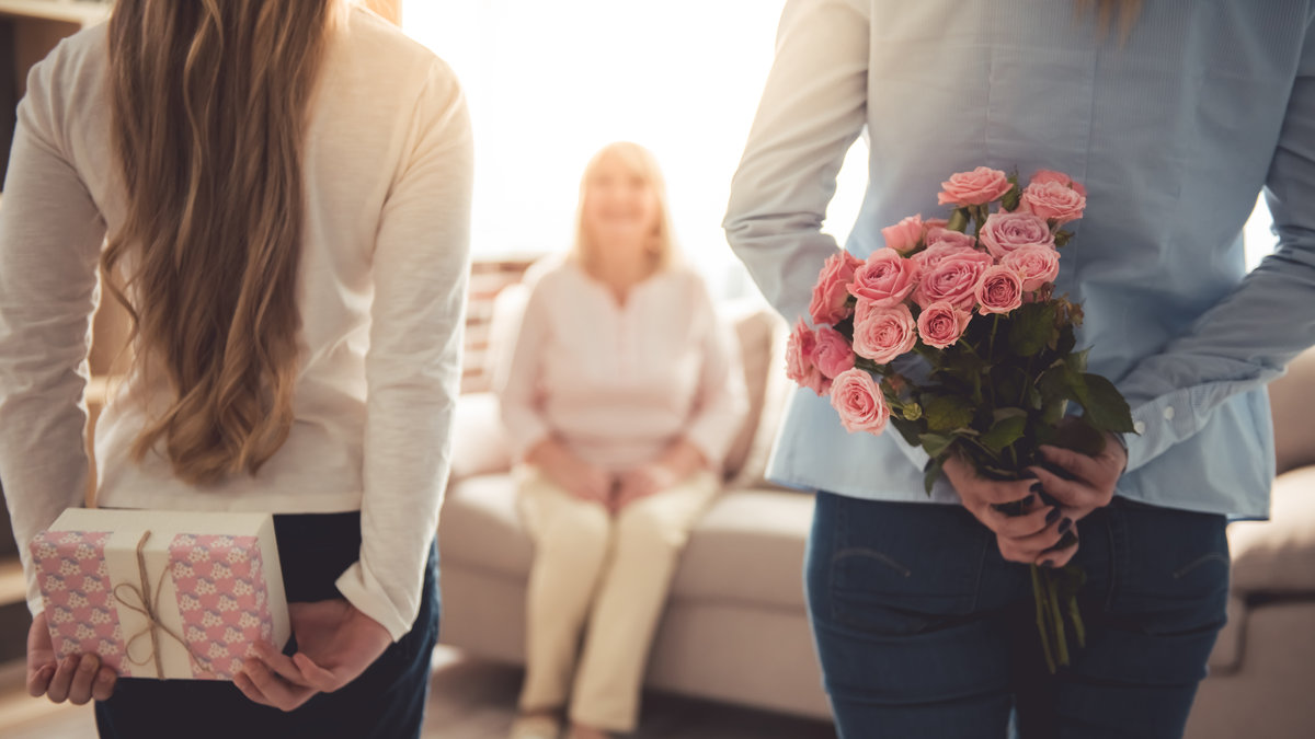 Sista söndagen i maj är dagen vi vill visa våra älskade mammor extra kärlek. Behöver du inspiration? Vi tipsar om presenterna som gör dig till favoritbarnet!