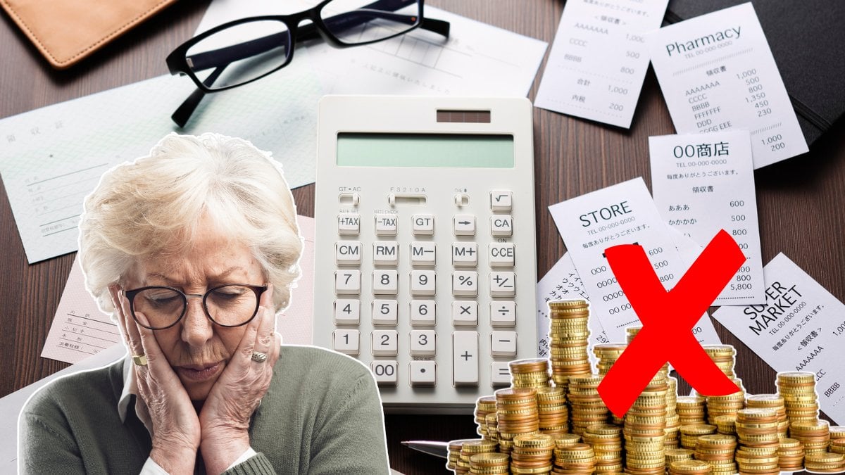 Kvinna, pengar, kvitto, kryss