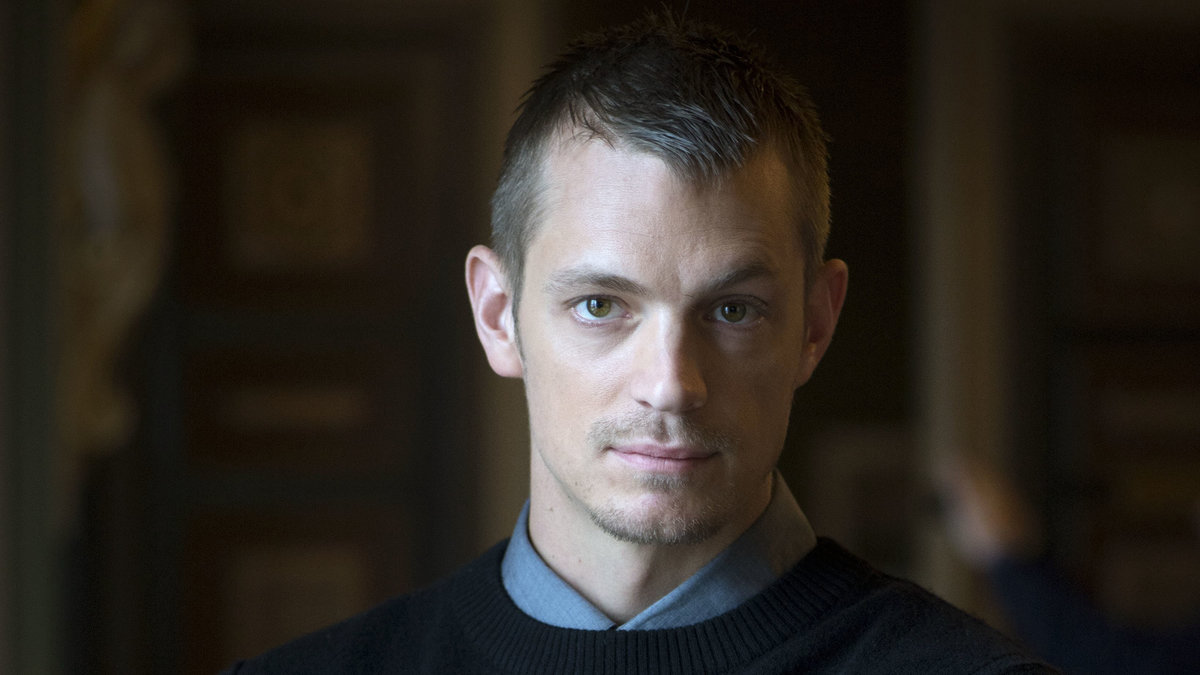 Joel Kinnaman.