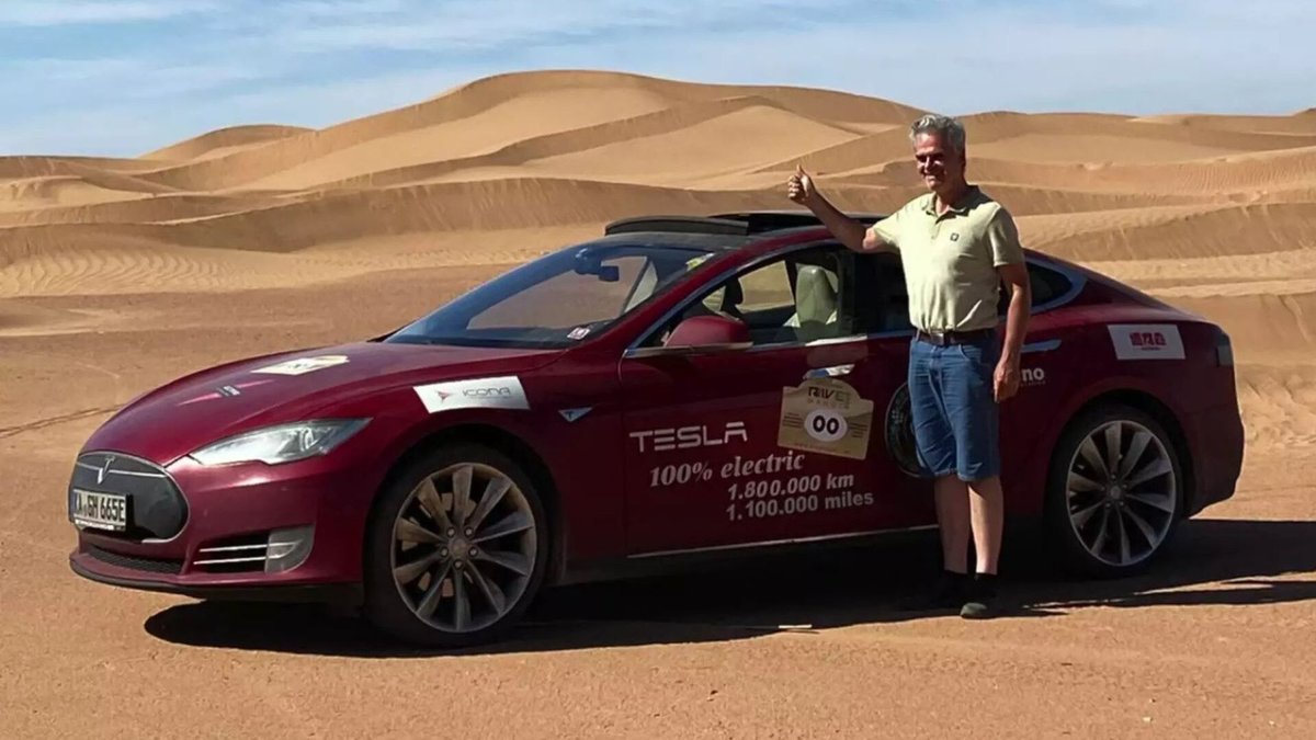 Tesla Model S 2014