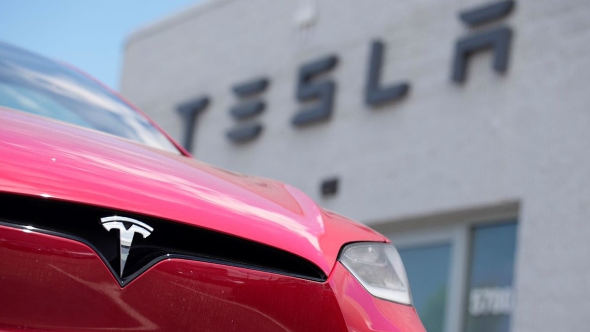 Tesla framför återförsäljare