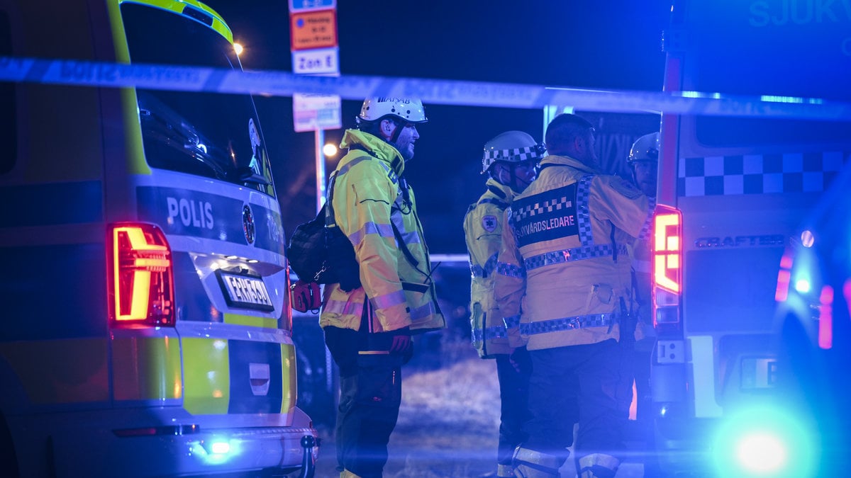 På torsdagskvällen började det brinna i ett flerfamiljshus i Sundbyberg norr om Stockholm. 