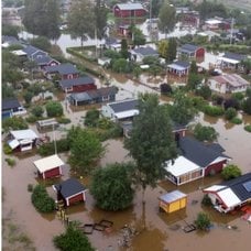 Översvämning och pengar.