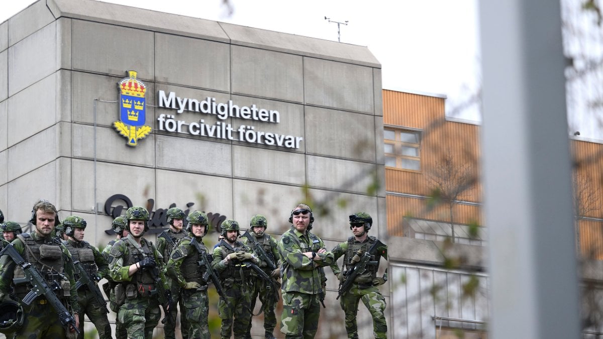 Militär, myndighet, byggnad