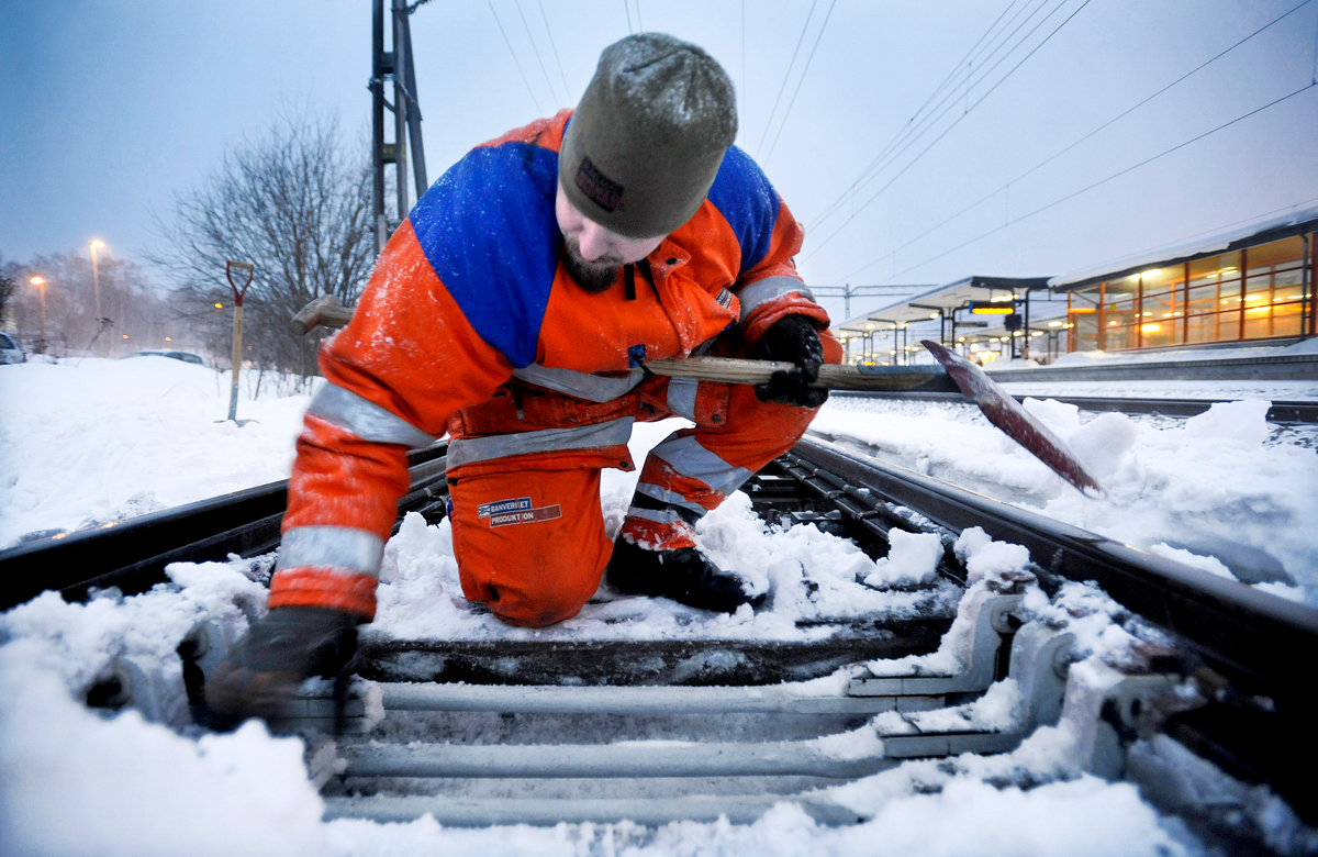 Snö på tågbana