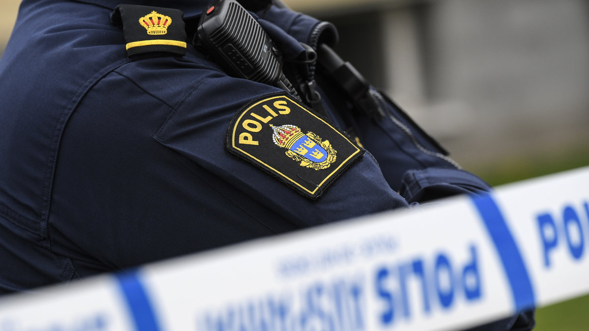 Skogsområdet där kroppen hittades är avspärrad.