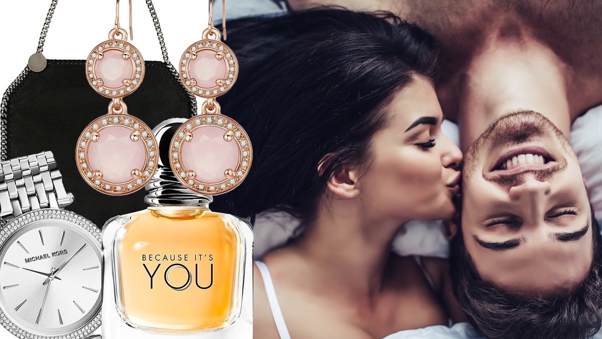 Michael Kors-klocka, parfym från Armani, örhängen, väska från Stella McCartney och förälskat par i säng