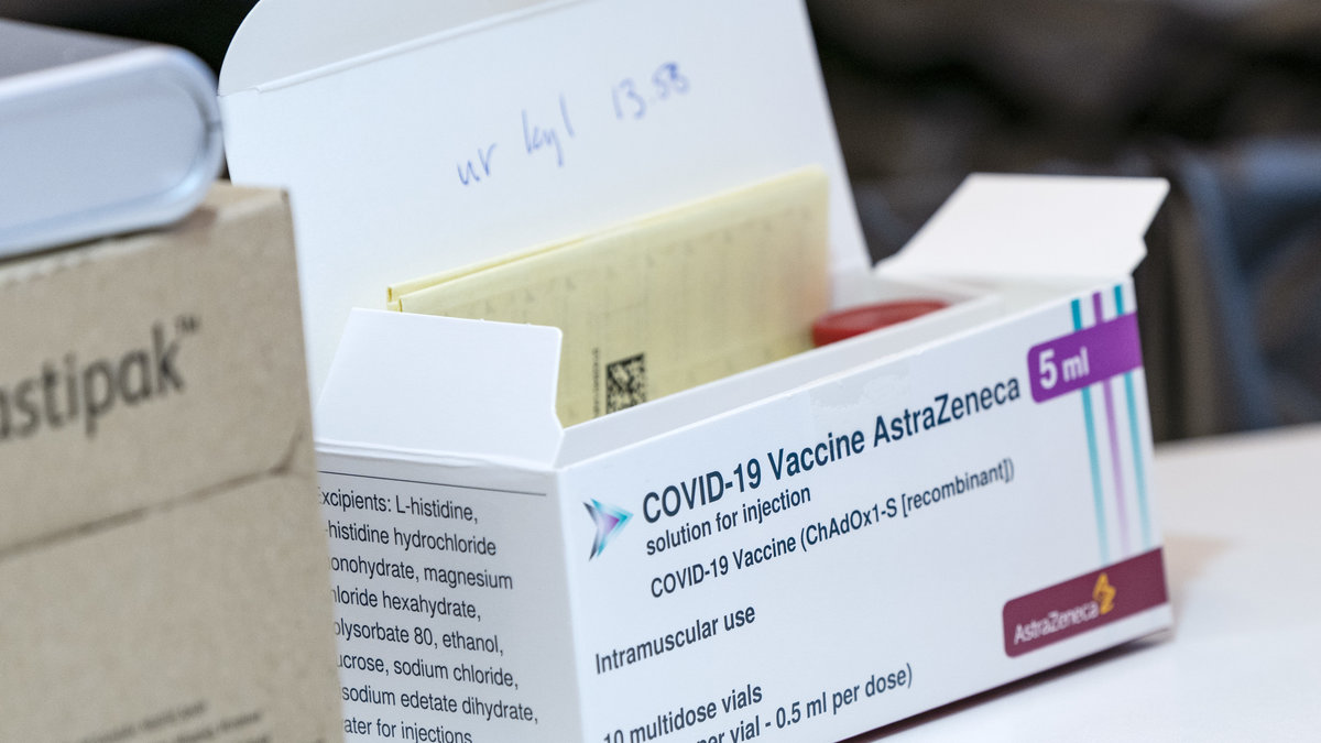 Vaccinet pausas i Sverige.