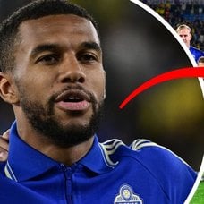 Isak Hien under matchen mot Ukraina i Valencia, vänster. Svenska landslaget i Valencia höger.