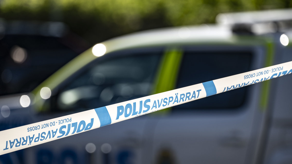 Barn hittad död i bostad – två misstänkta