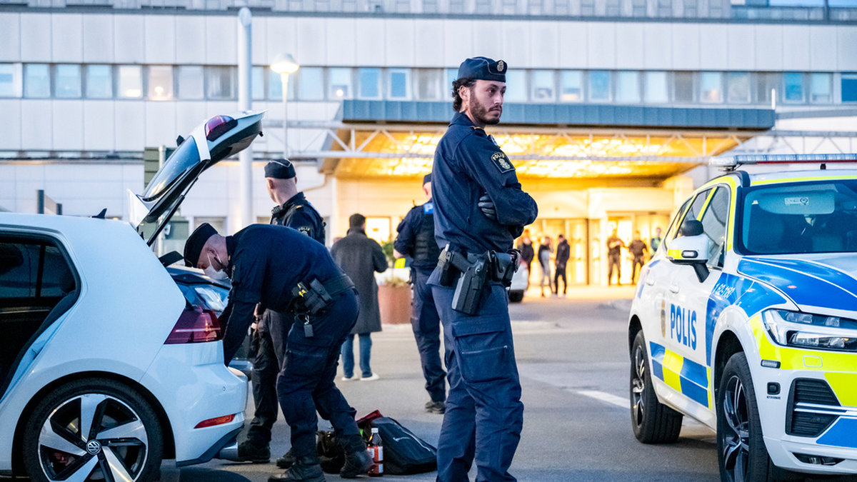 Polis