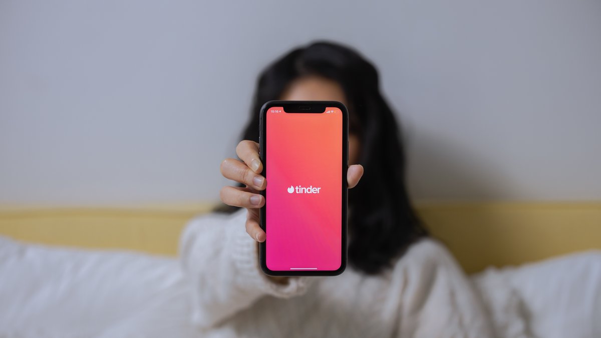 Hur får man fler matchningar på Tinder? Dejtingföretaget ger fyra bildrelaterade tips!