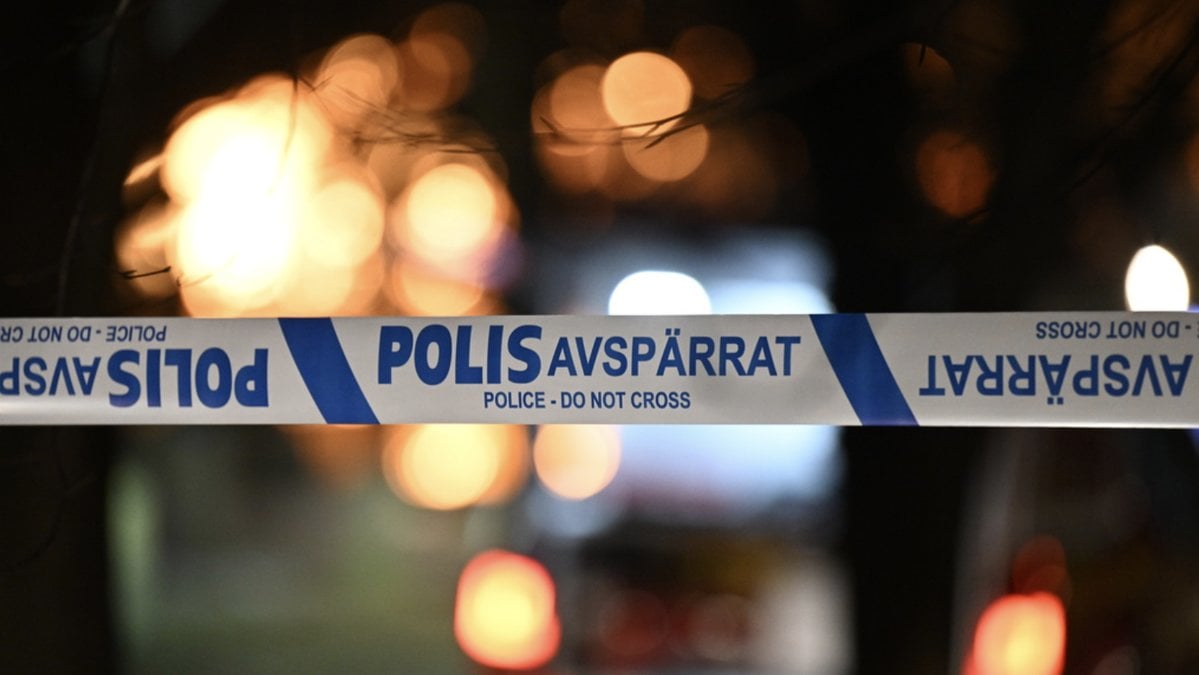 Tre personer har omkommit i en villabrand i Herrljunga.