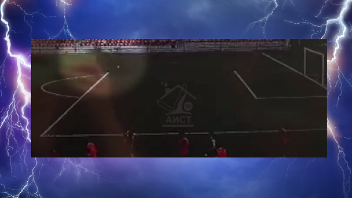 Iwan träffades av blixten under en fotbollsträning.