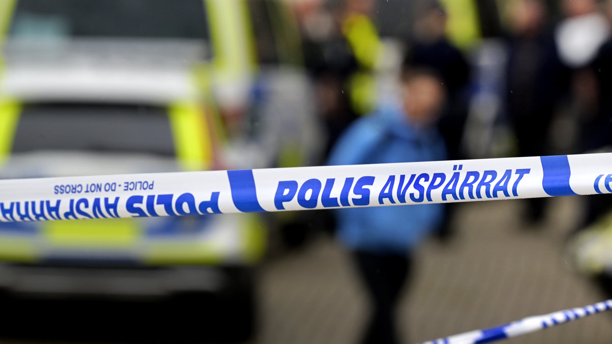 Polisen vädjar om hjälp efter att en 15-årig flicka försvunnen.