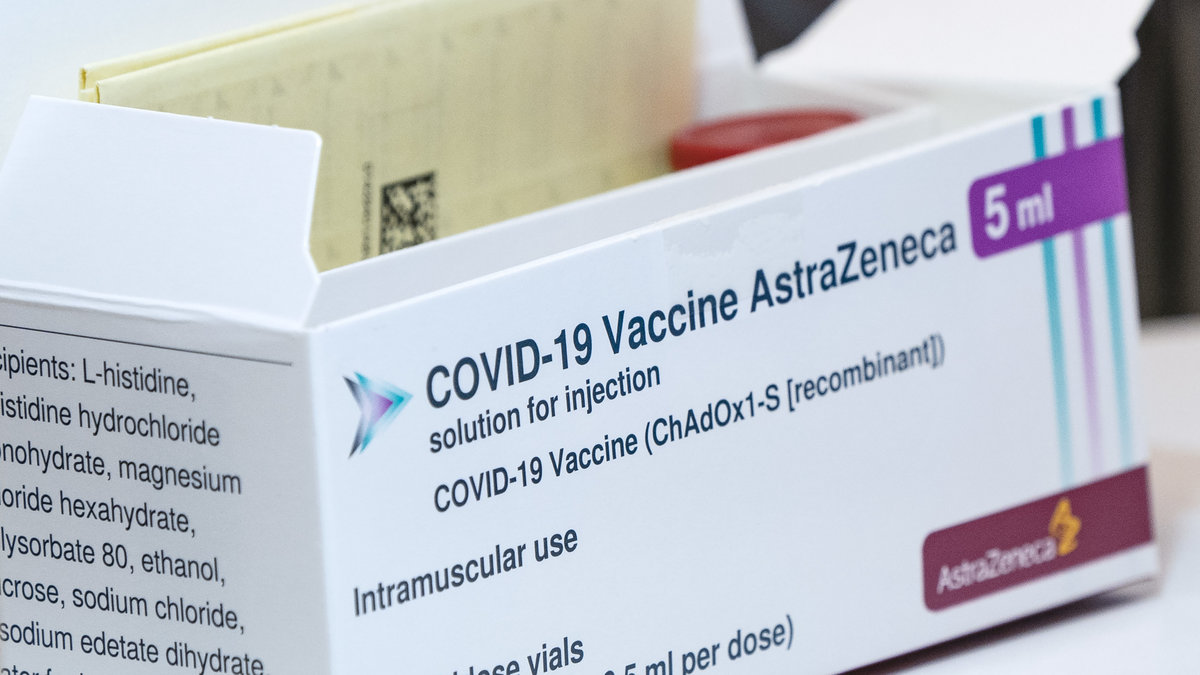 En förpackning med covidvaccin.