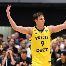 Basketspelaren Pelle Larsson.