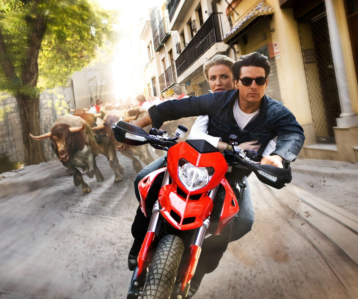 Tom Cruise krockade med sin motorcykel.