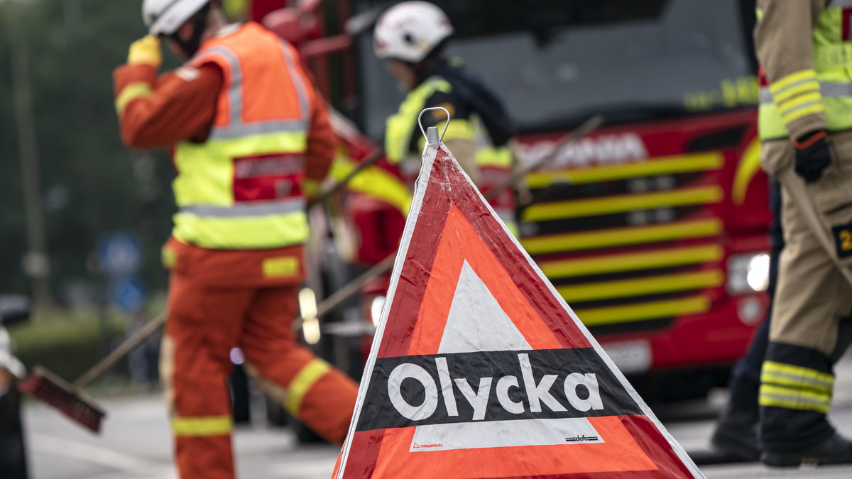 En person har avlidit efter trafikolyckan i Mölndal på tisdagsmorgonen.
