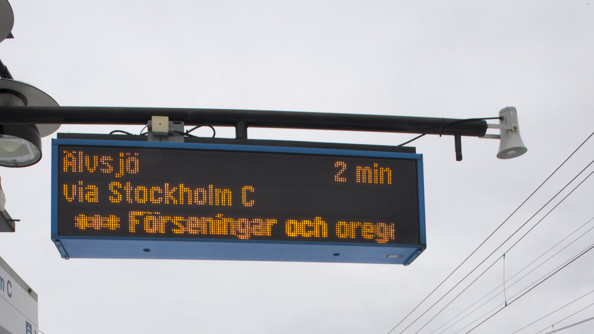 Skylt vid tågen