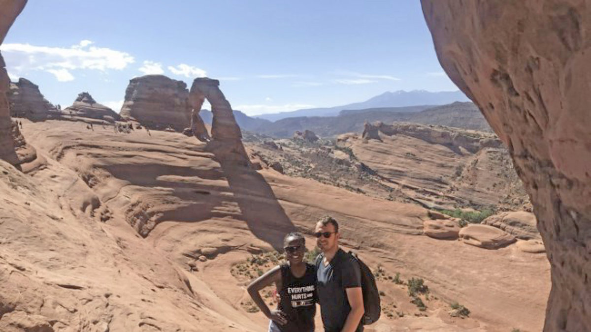 Esther Nakajjigo and Ludovic Michaud i Arches National Park.