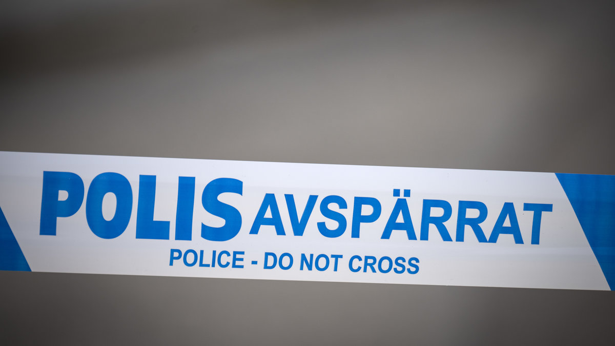 Polisen har larmats till en skola.