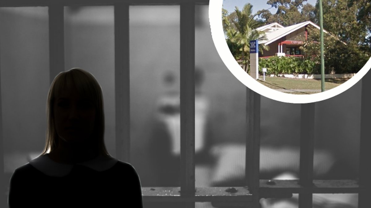 En kvinna i fängelse och en polisstation i en vit ring.