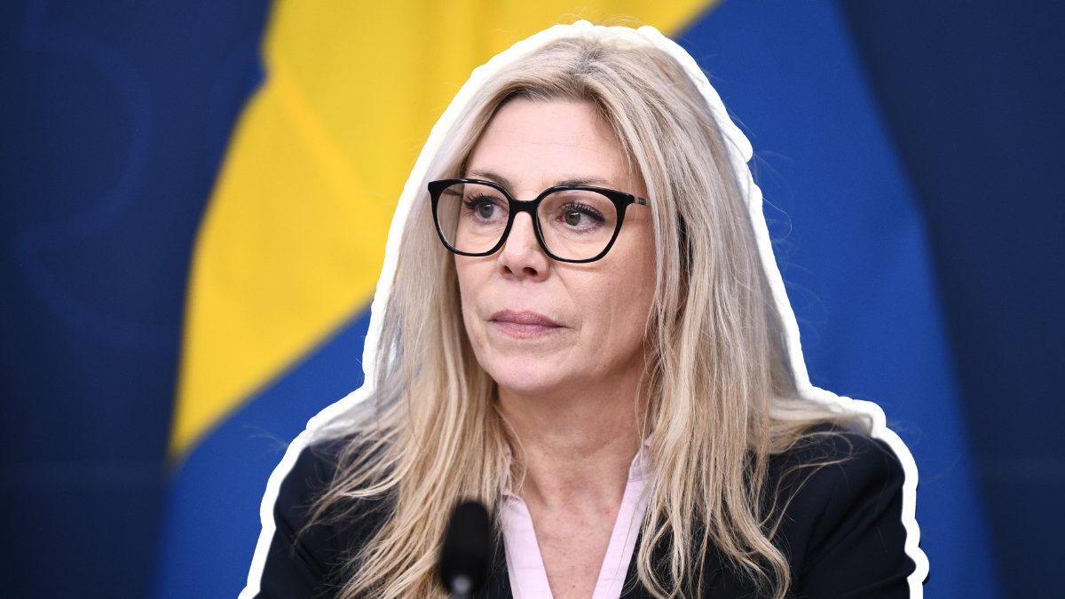 Linda Lindberg (SD), gruppledare för Sverigedemokraterna under en presskonferens.