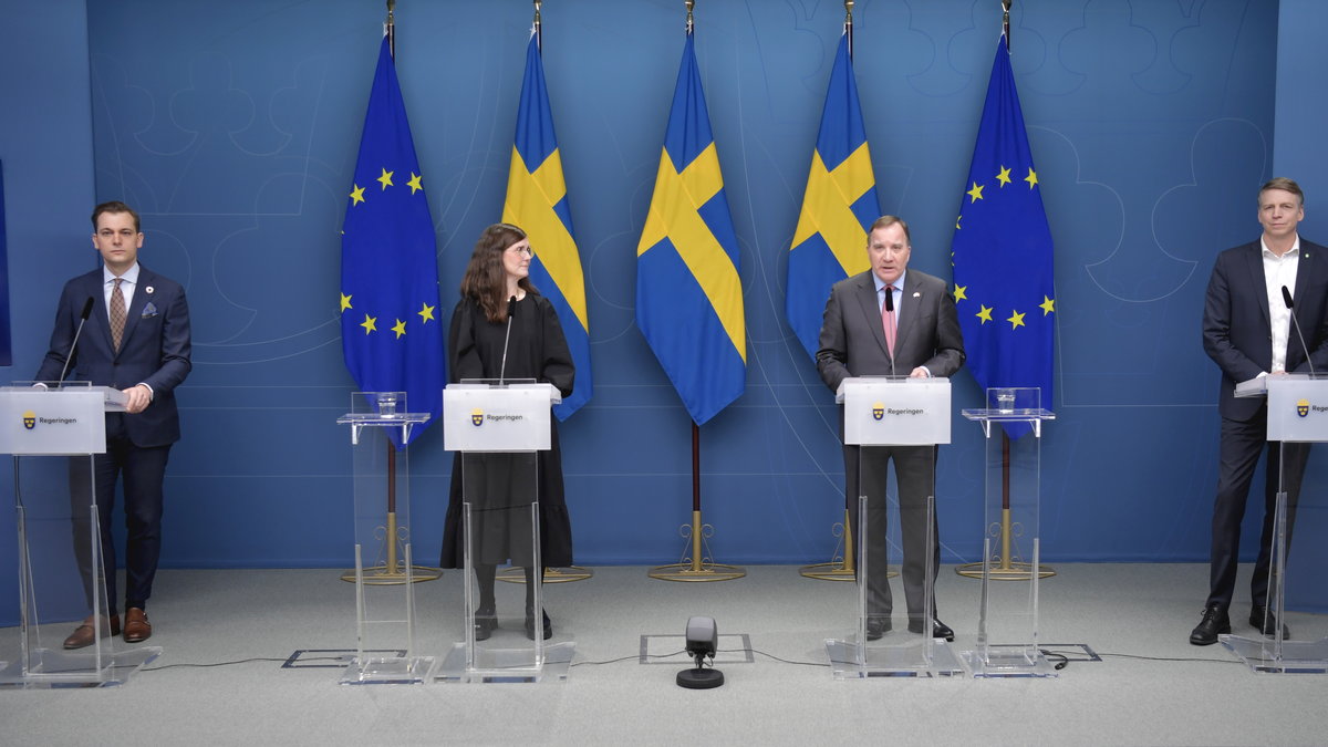 Stefan Löfven och hans nya ministrar.