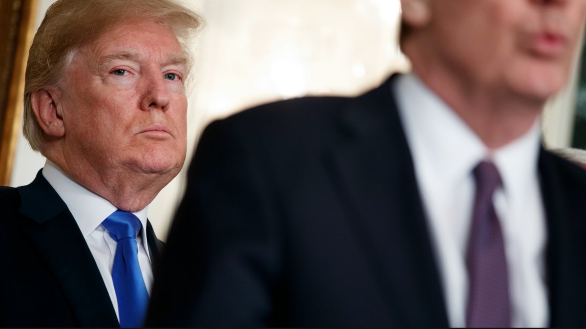 Robert Trump har förts till sjukhus.